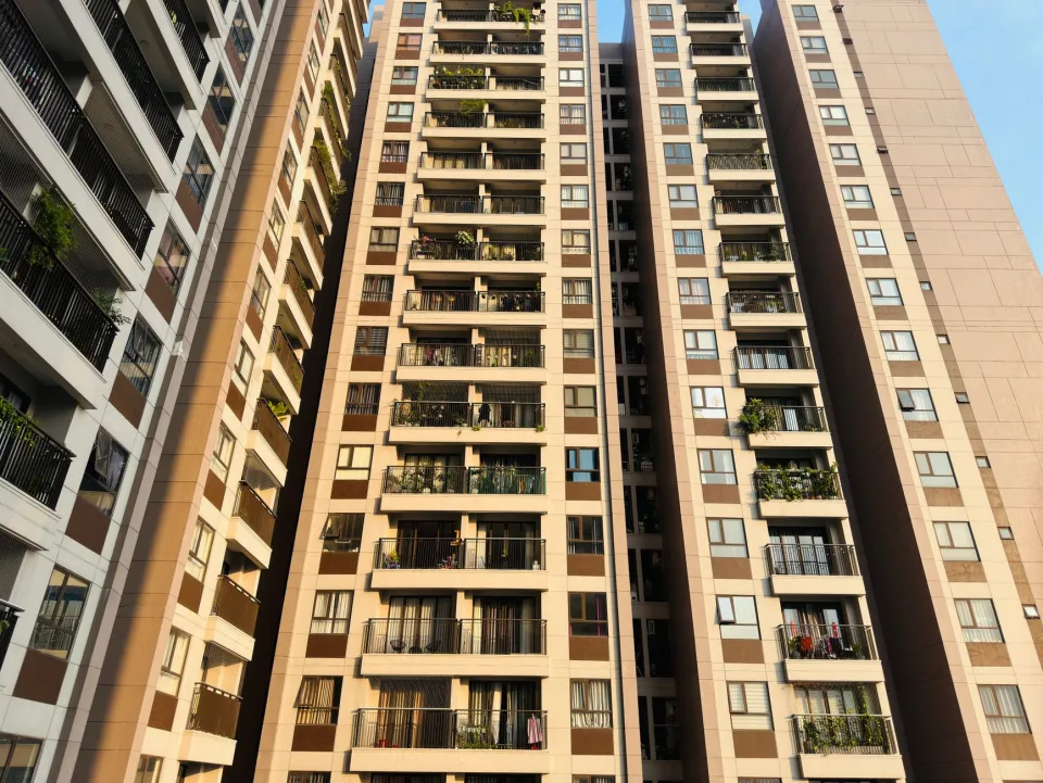 Nhà phố 1 trệt 2 lầu, hẻm xe hơi